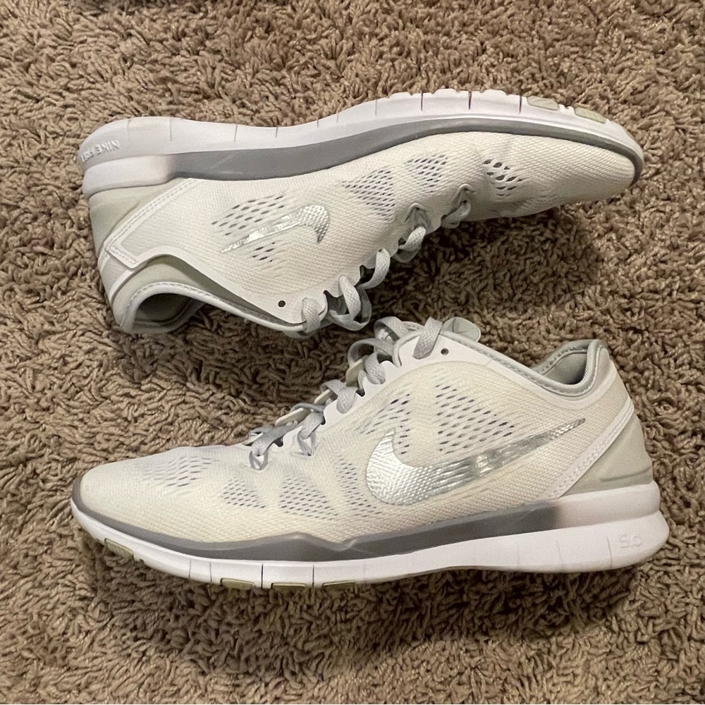 EUC Nike Free 5.0 TR Fit 5 Women’s White/Metallic Training Shoe - Picture 10 of 16